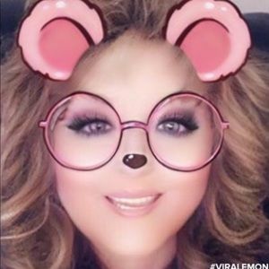 Meet your Posher, Eva